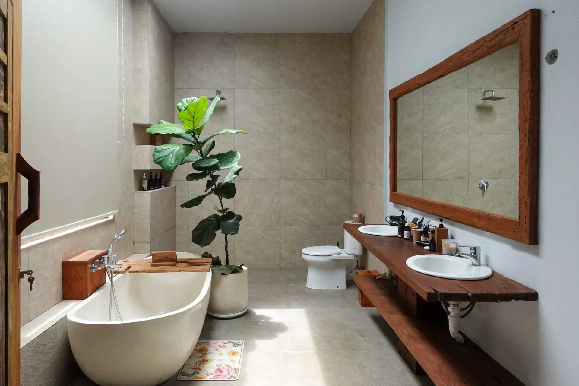 1-Bedroom Villa with Authentic Javanese Design in Seseh — image 4