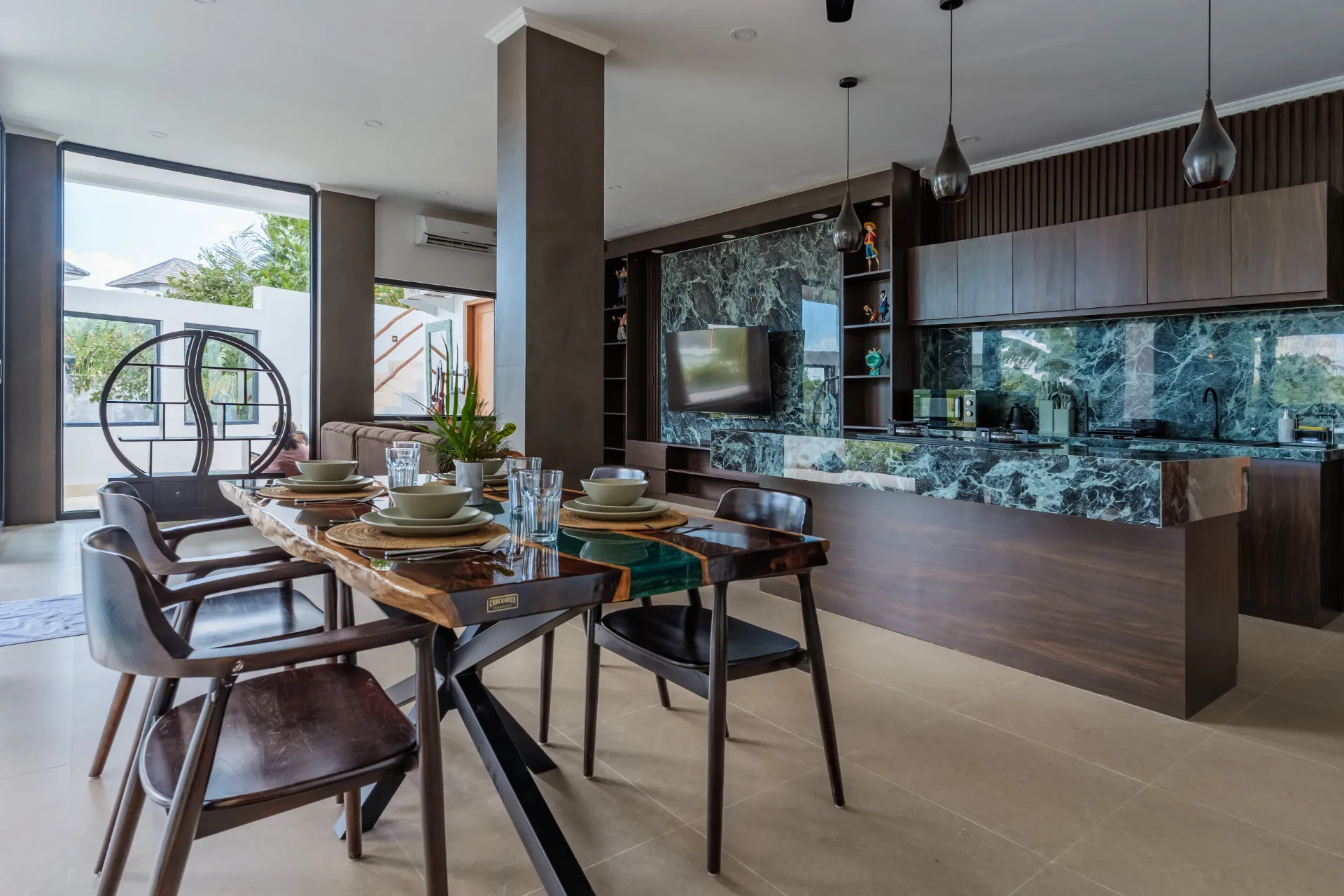 Luxury 2BR Villa with Ricefield Views in Buduk — image 2