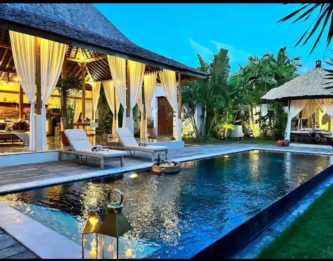 Villa For Rent 2 Bed In Batu Belig Canggu Bali RS-3795