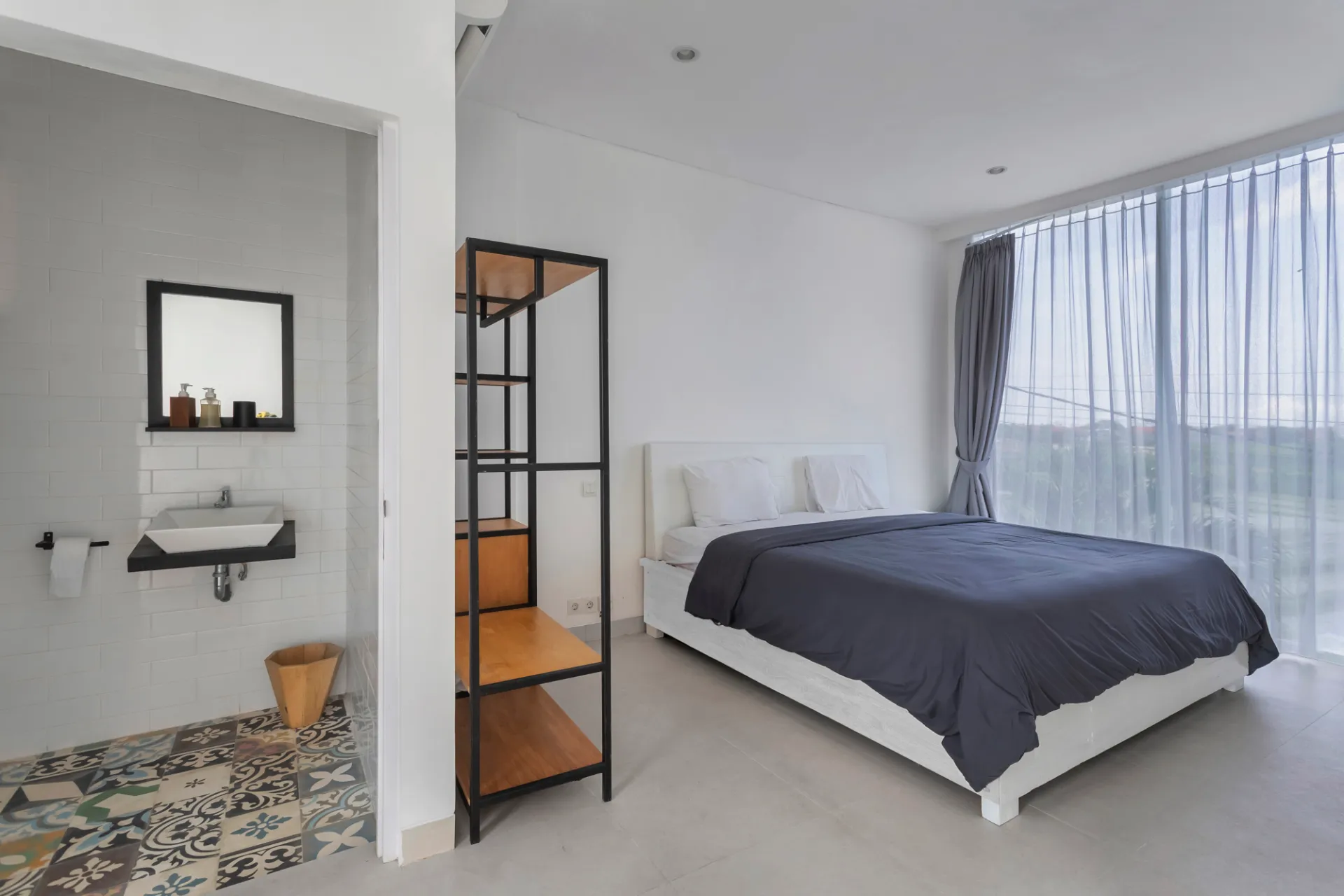 Villa Allis - 5 Bedroom Luxury Modern Villa in Jalan Raya Kayu Tulang Canggu — image 3