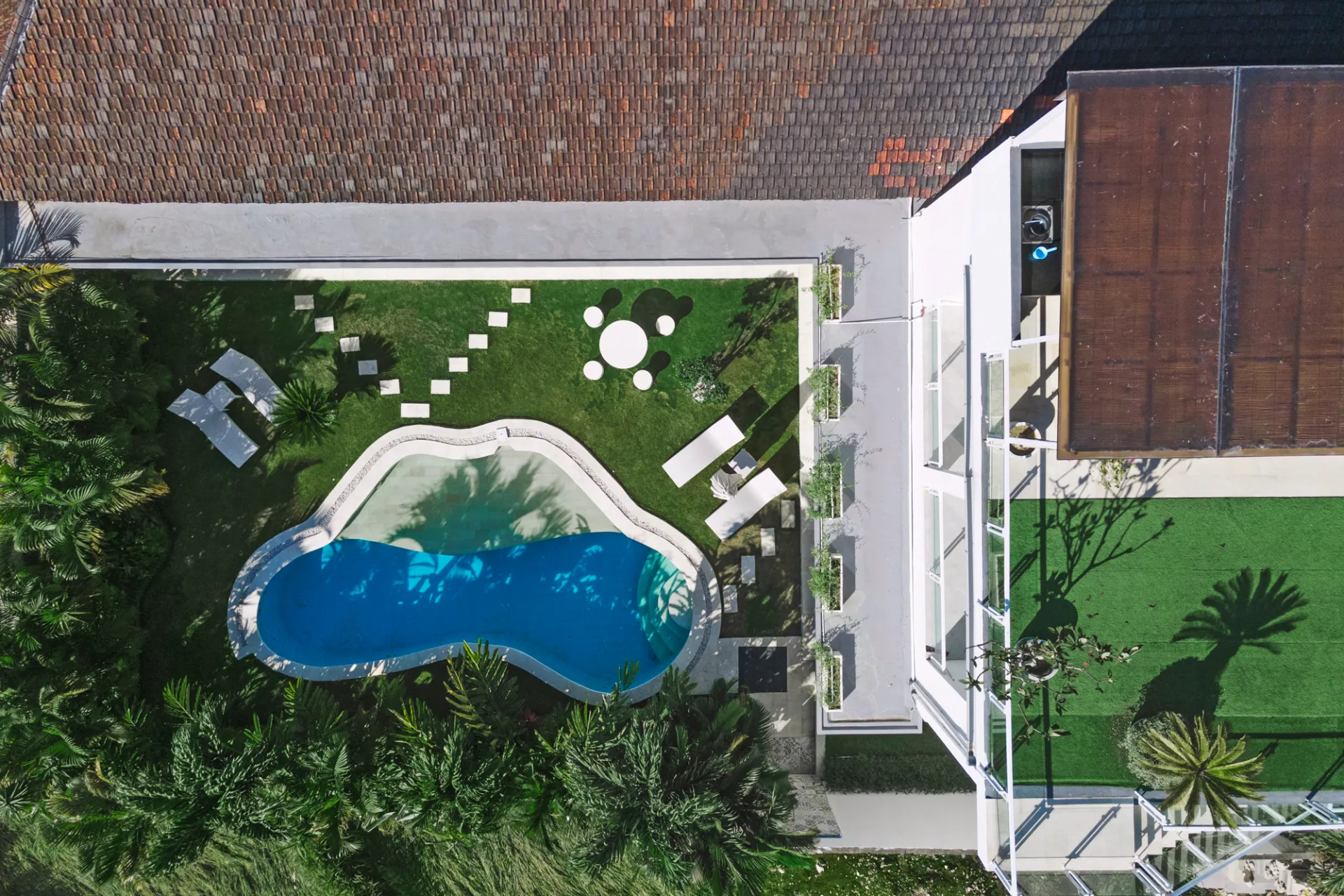 Villa Allis - 5 Bedroom Luxury Modern Villa in Jalan Raya Kayu Tulang Canggu — image 1