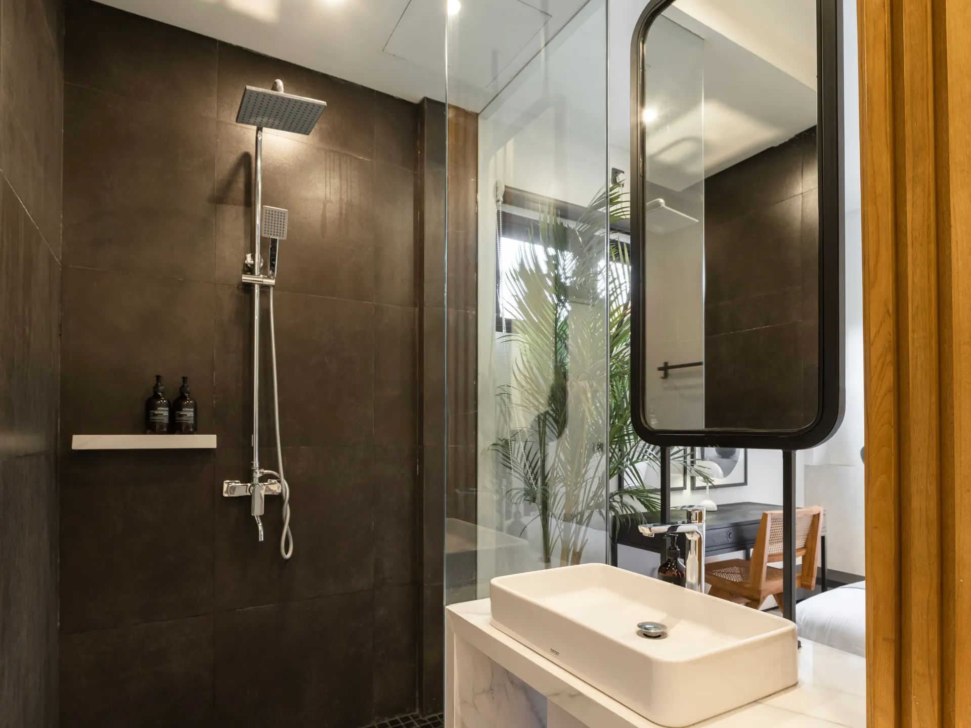 Berawa Living - Modern Minimalist Apartment with Kitchen in Berawa — image 2