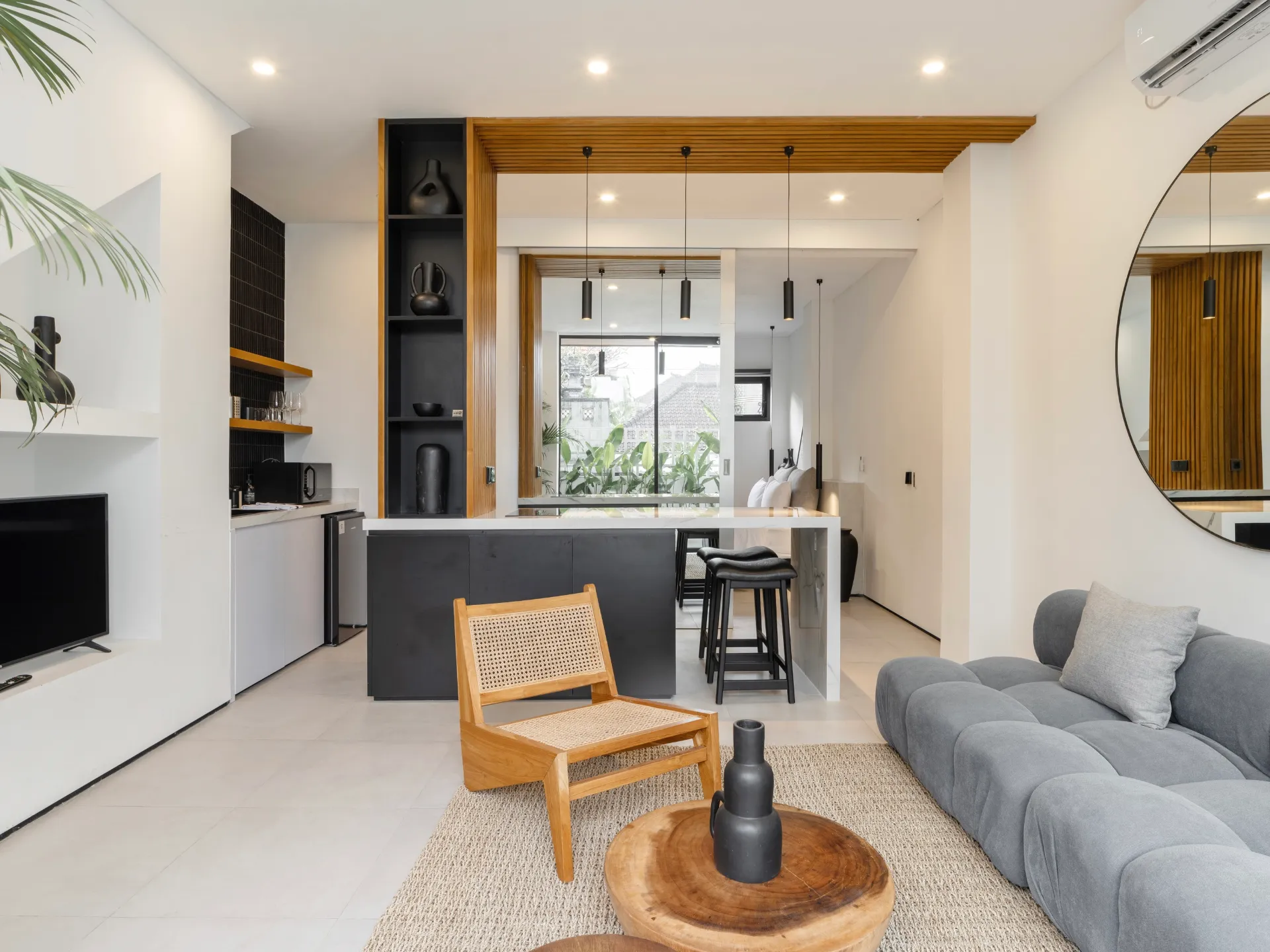 Berawa Living - Modern Minimalist Apartment with Kitchen in Berawa