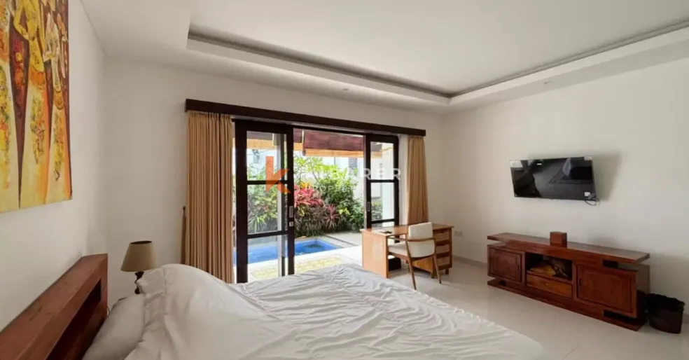 Breezy Open Concept Two Bedroom Villa Overlooking the Pool – Cemagi YRV4536 — image 1
