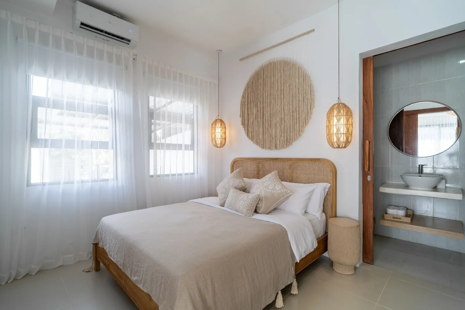 Villa nusa dua modern — image 3