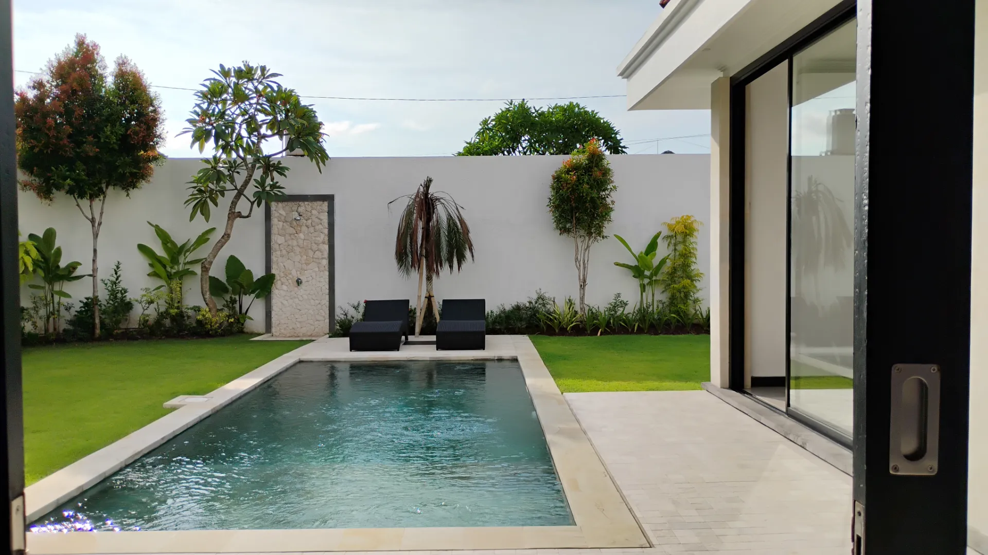 ✨ Newly build! Big Garden – 2 Bedrooms Villa for Monthly Rent in Berawa✨