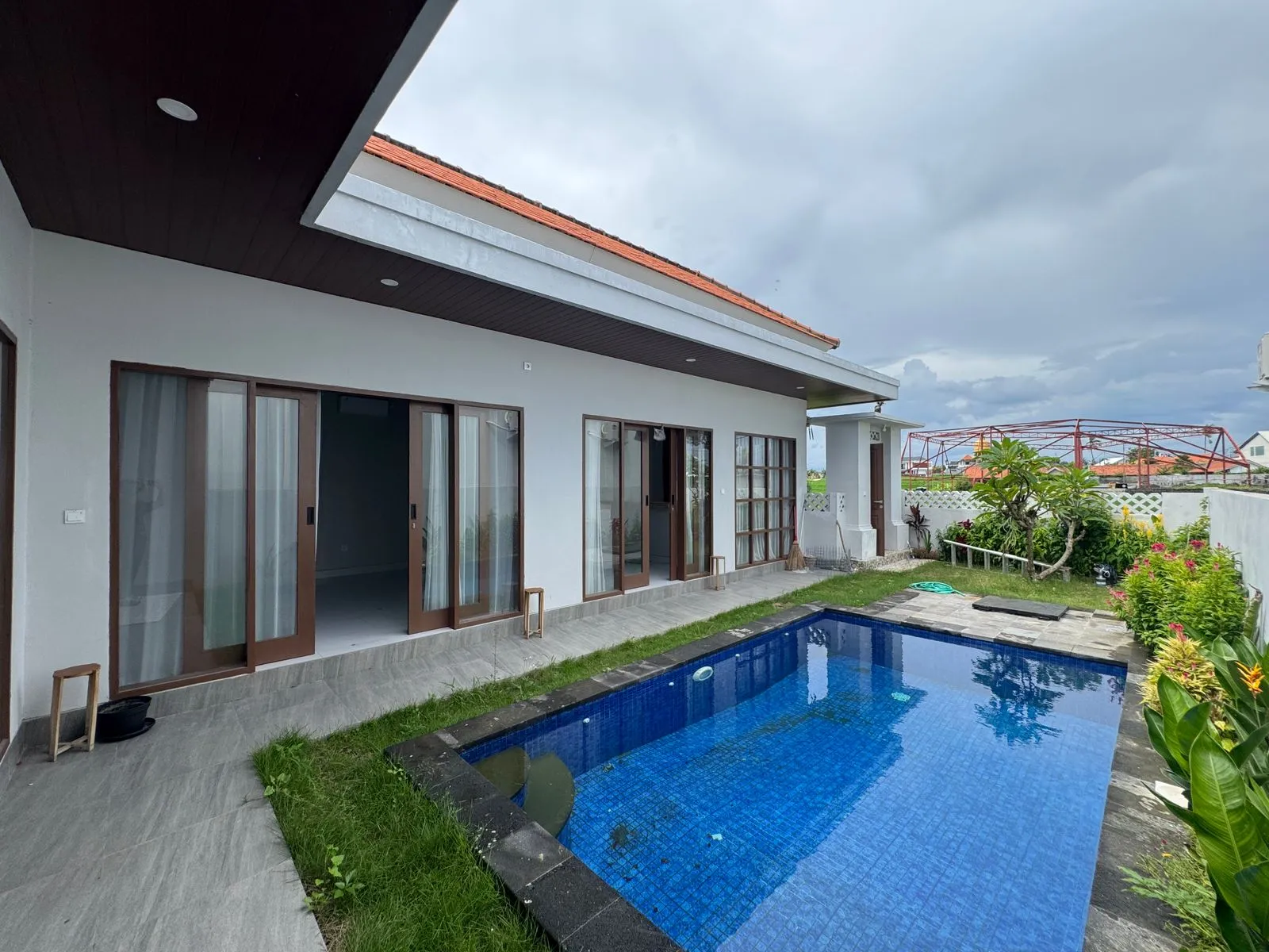 2 bedrooms semi furnished villa located in seseh (walking distance to the beach)