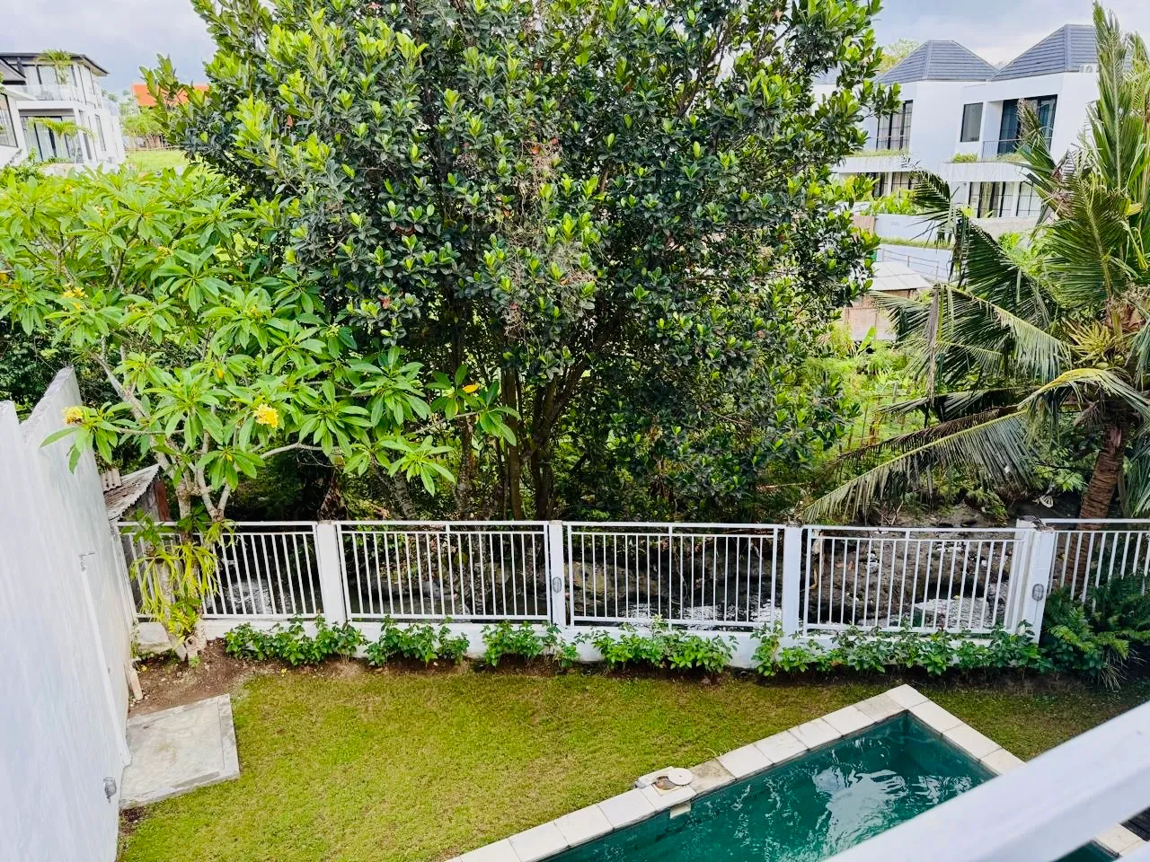 Villa by the River in Padang Linjong Canggu - YO189 — image 1