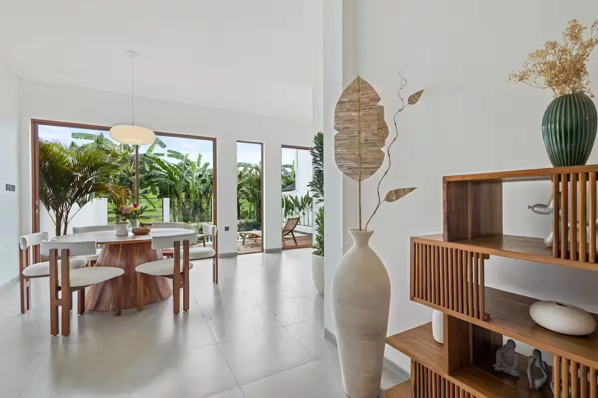 3 MODERN VILLA FULLY FURNISHED IN BERAWA — image 2