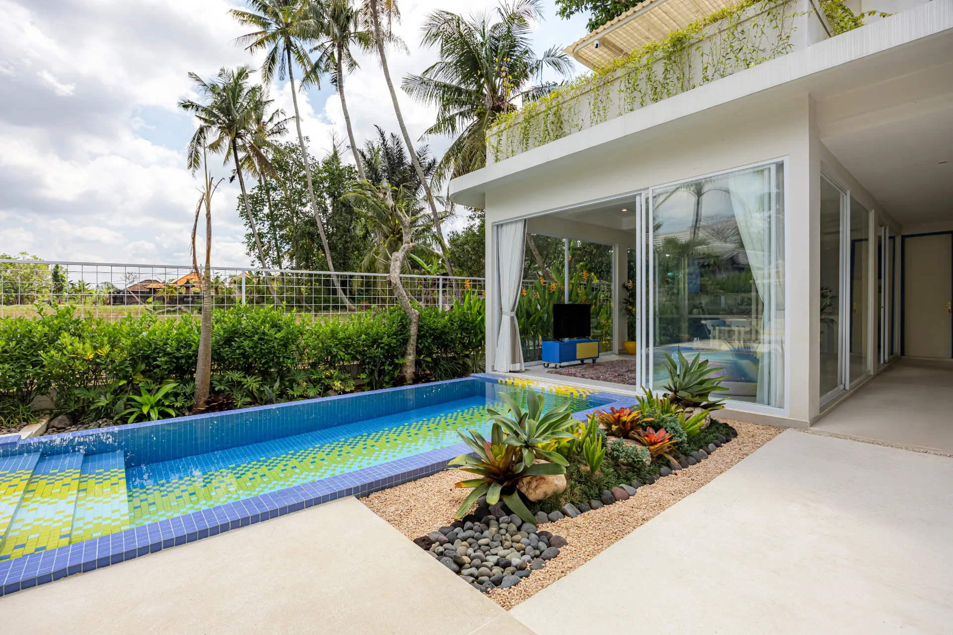 Designer Brand New 2-Bedroom Villa with Rice Paddy View — image 4