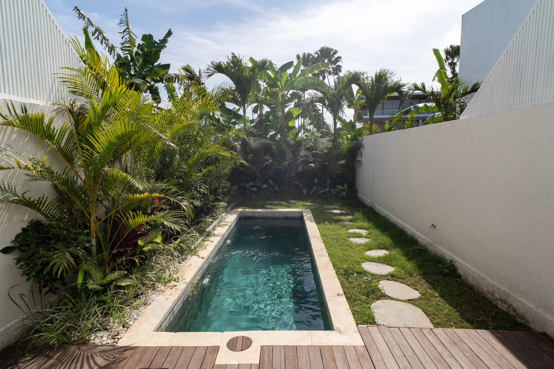 2BR Sunny Villa in Tumbak Bayuh — image 2
