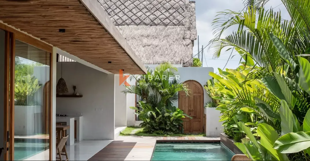 Bright Island Three-Bedrooms Open Living Villa Near Batu Bolong Beach YRC5280