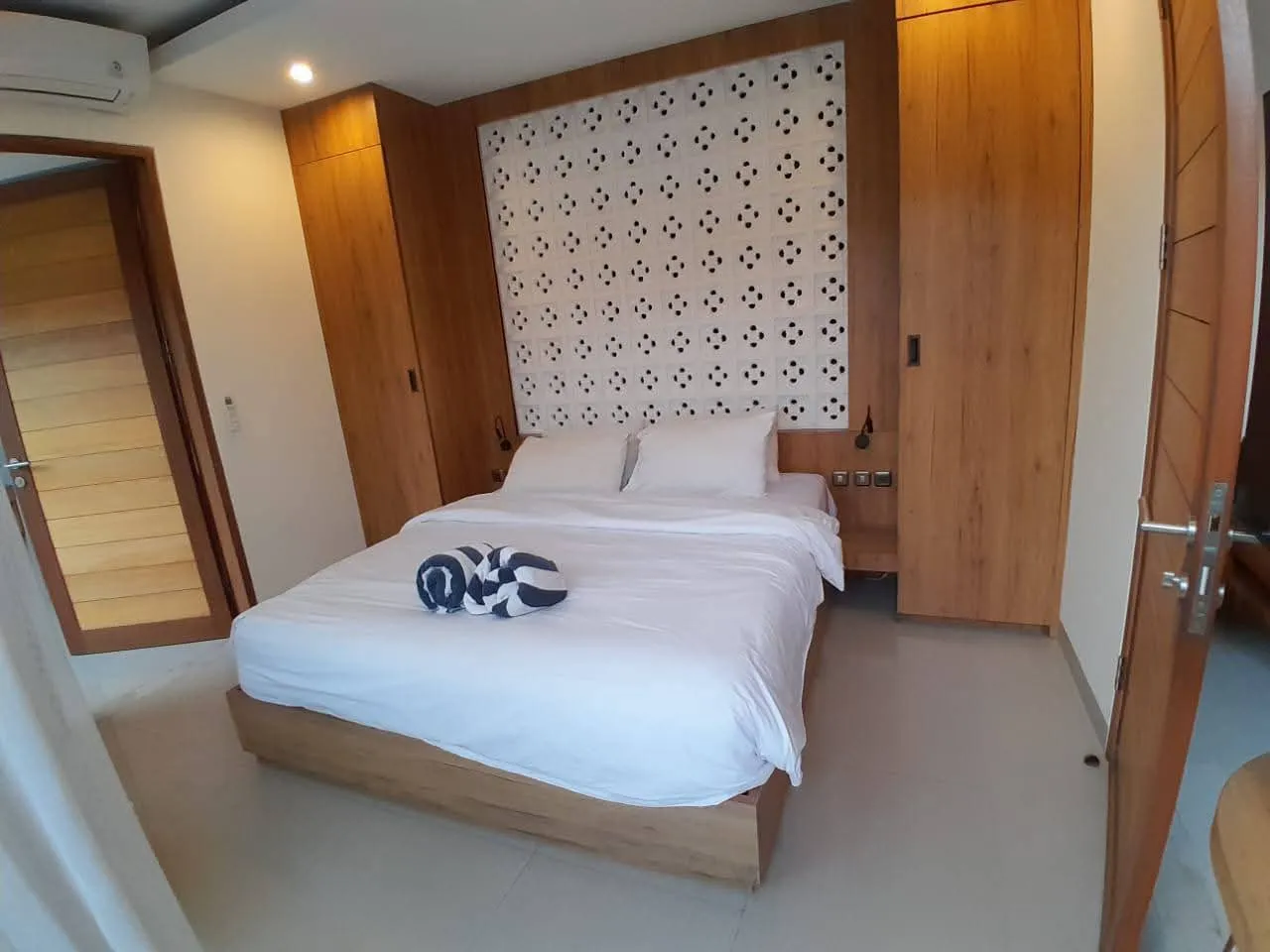 1 BEDROOM VILLA IN BERAWA IDR 18 MILL/MONTH — image 2
