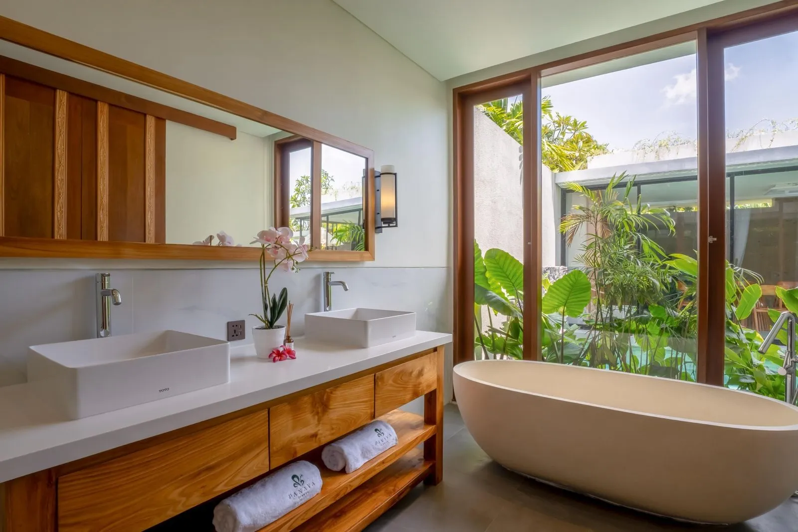 Villa For Rent 2 Bed In Batu Bolong Badung Bali PR-3810 — image 4