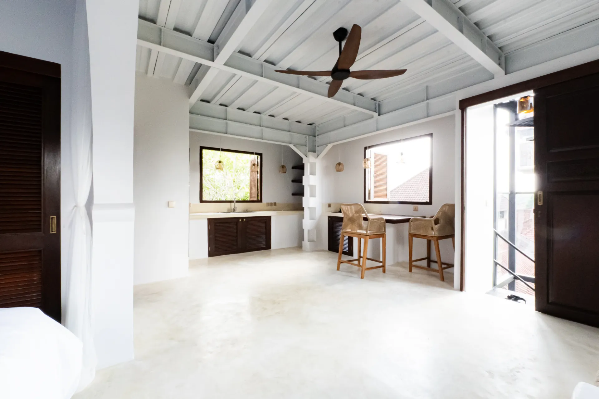 Stylish Hilltop Studio w/ Pool Access — image 3