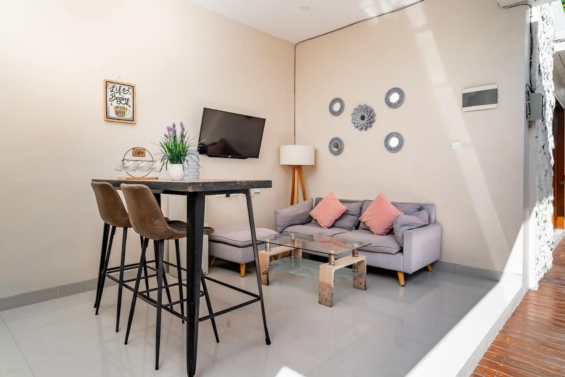 Cozy 2BR Pool Villa | 15 min to Melasti Beach — image 4