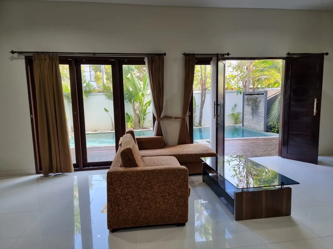 Villa For Rent 5 Bed In Sunset Road Seminyak Bali DZ-3806 — image 2