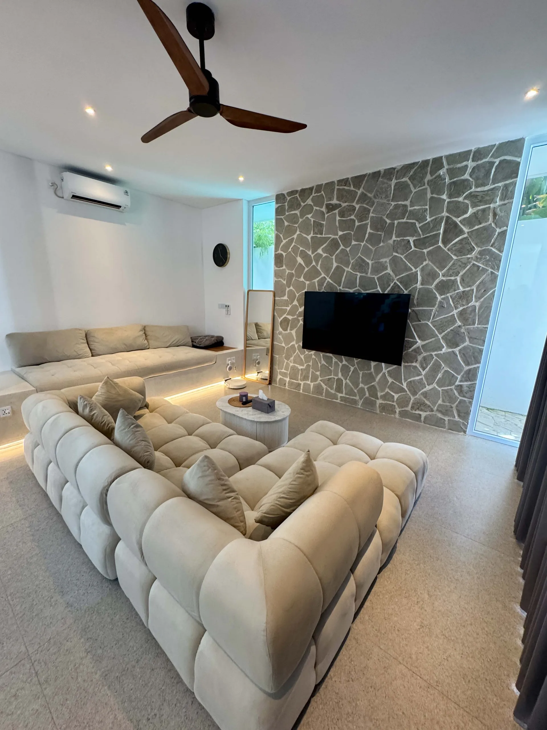 4-Bedroom Villa with Panoramic Views in Cemagi (R-CE01-4) — image 2