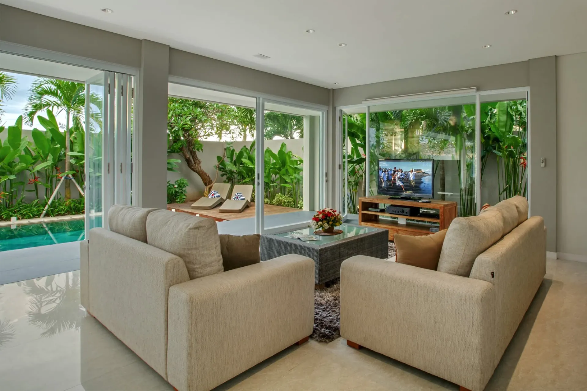4 BEDROOM VILLA IN BERAWA IDR 50 MILL/MONTH — image 4