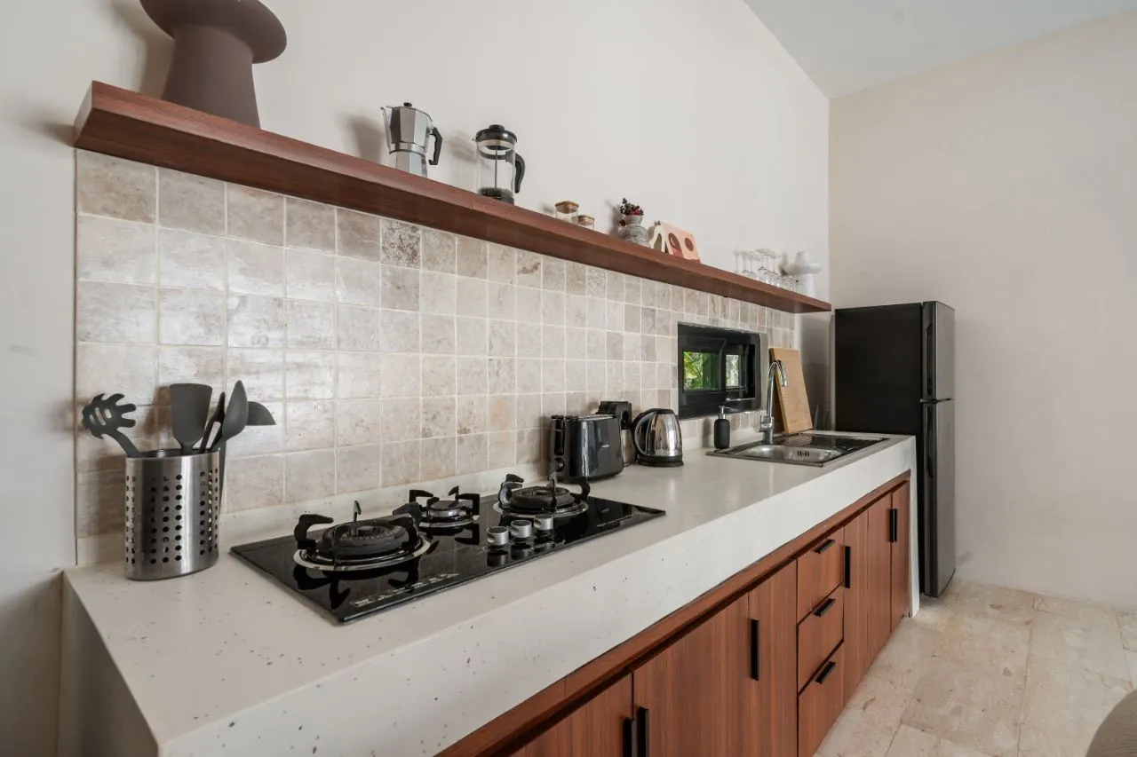Modern 1BR Apartment – Minutes from Balangan Beach — image 4