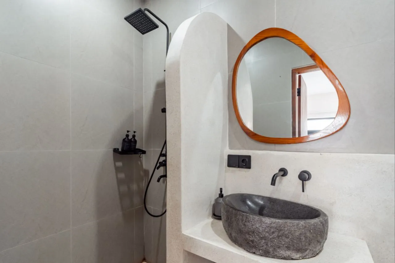 Modern 1BR Apartment – Minutes from Balangan Beach — image 2