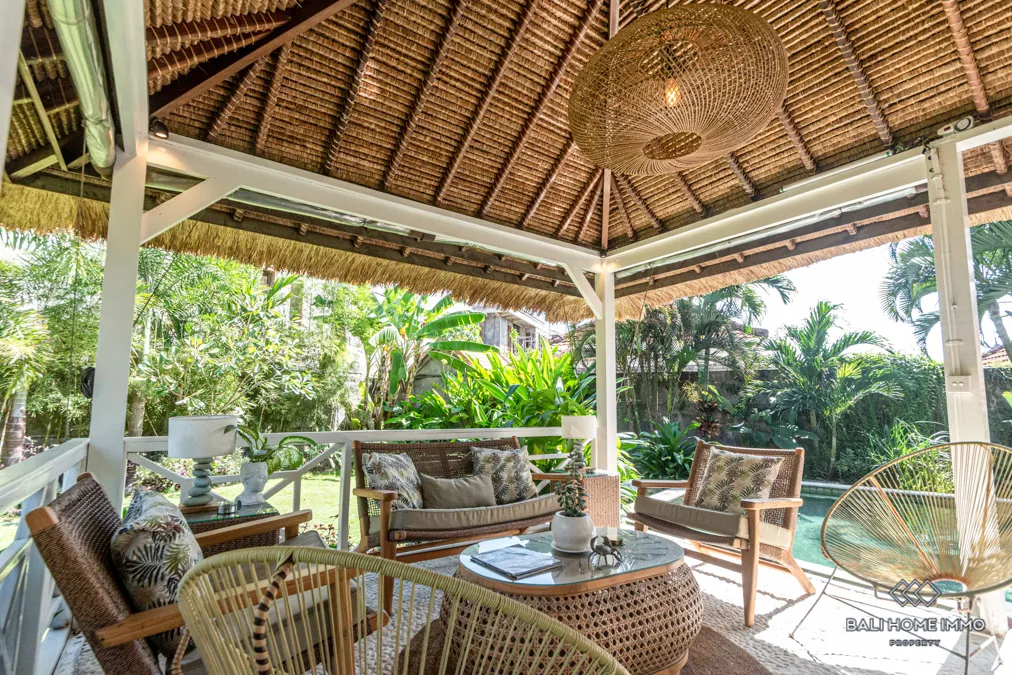Artistic 4 Bedroom Villa in Berawa Canggu — image 2