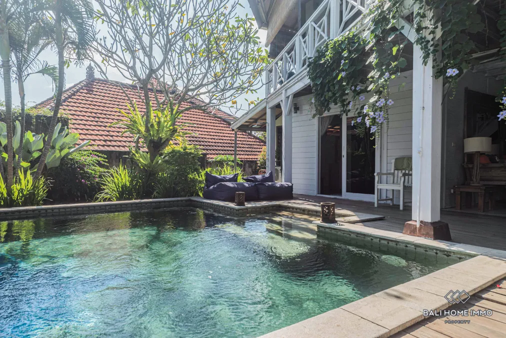 Artistic 4 Bedroom Villa in Berawa Canggu — image 1