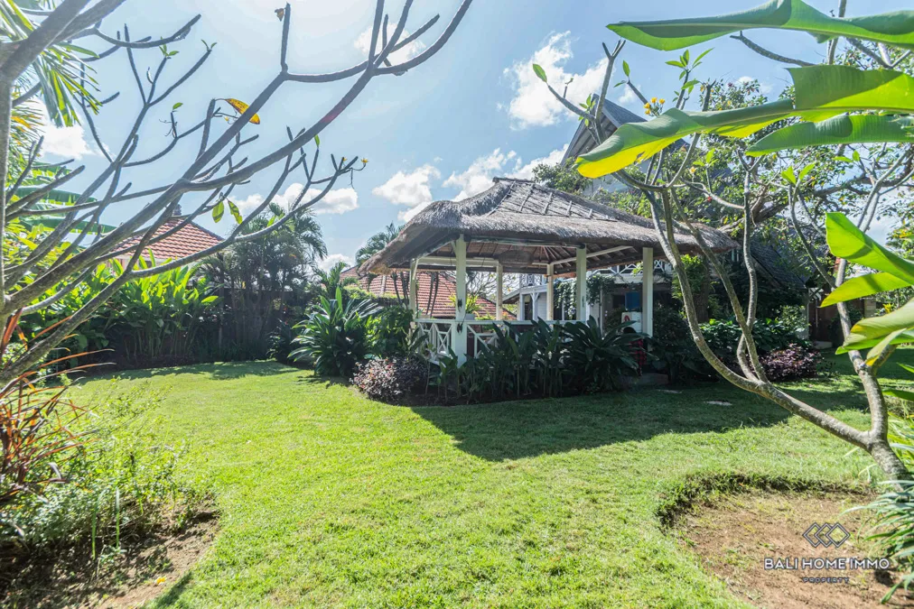 Artistic 4 Bedroom Villa in Berawa Canggu — image 3