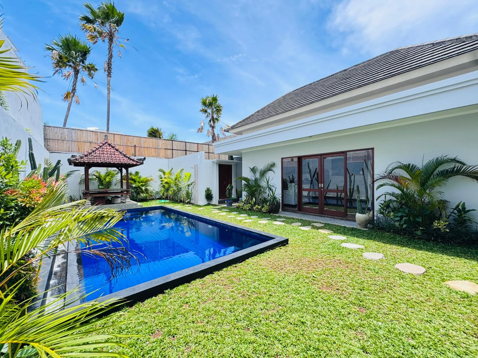 2-BEDROOMS VILLA IN BERAWA FOR YEARLY RENT — image 1