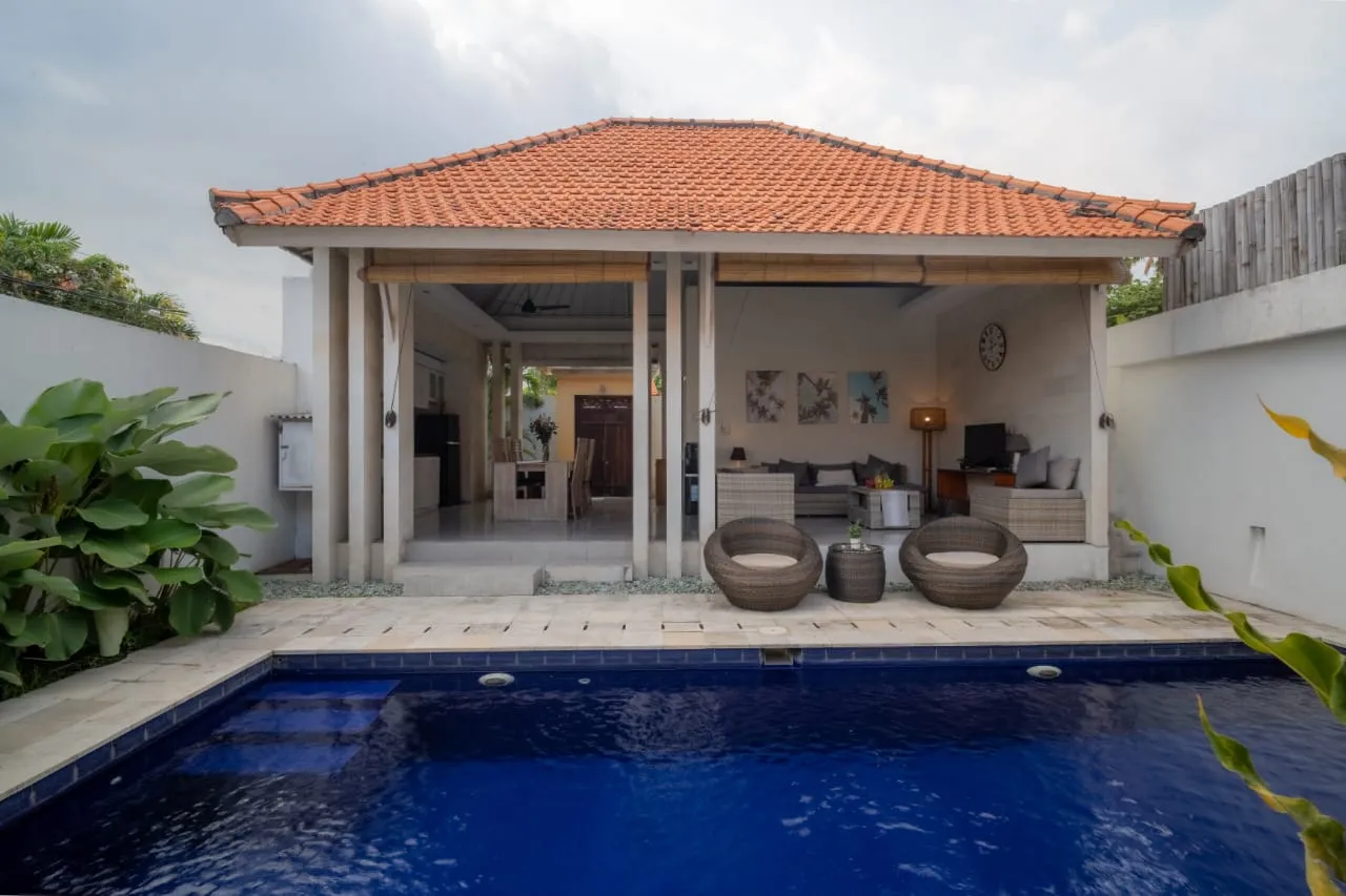 Serene Bumbak Villa with Private Pool | 5 mins to Canggu — image 1