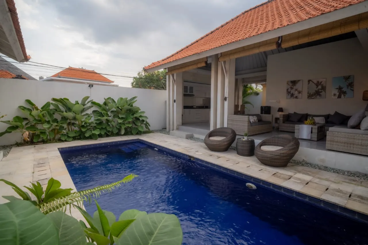Serene Bumbak Villa with Private Pool | 5 mins to Canggu — image 2