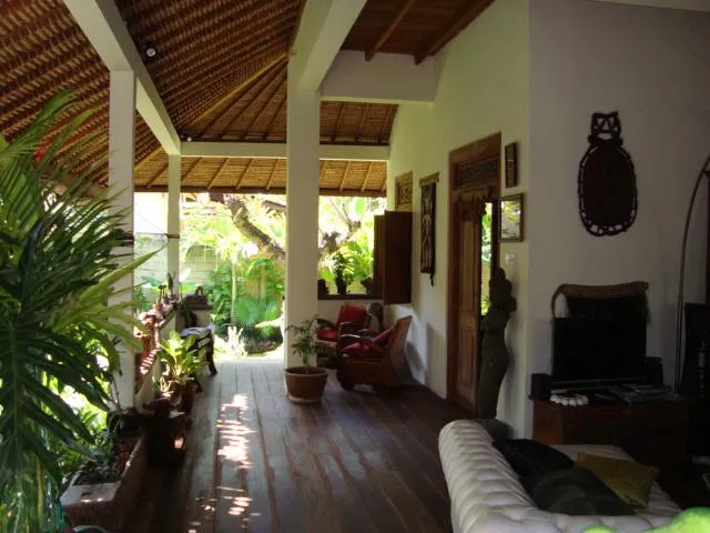 Casa Bali – Charming 2 Bedroom Joglo-Style House with huge garden in Kedonganan — image 4