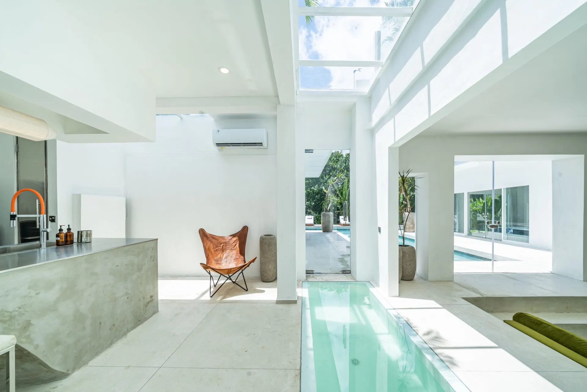 Modern 4BR Villa in Pererenan - 6 mins walk to Echo Beach — image 2