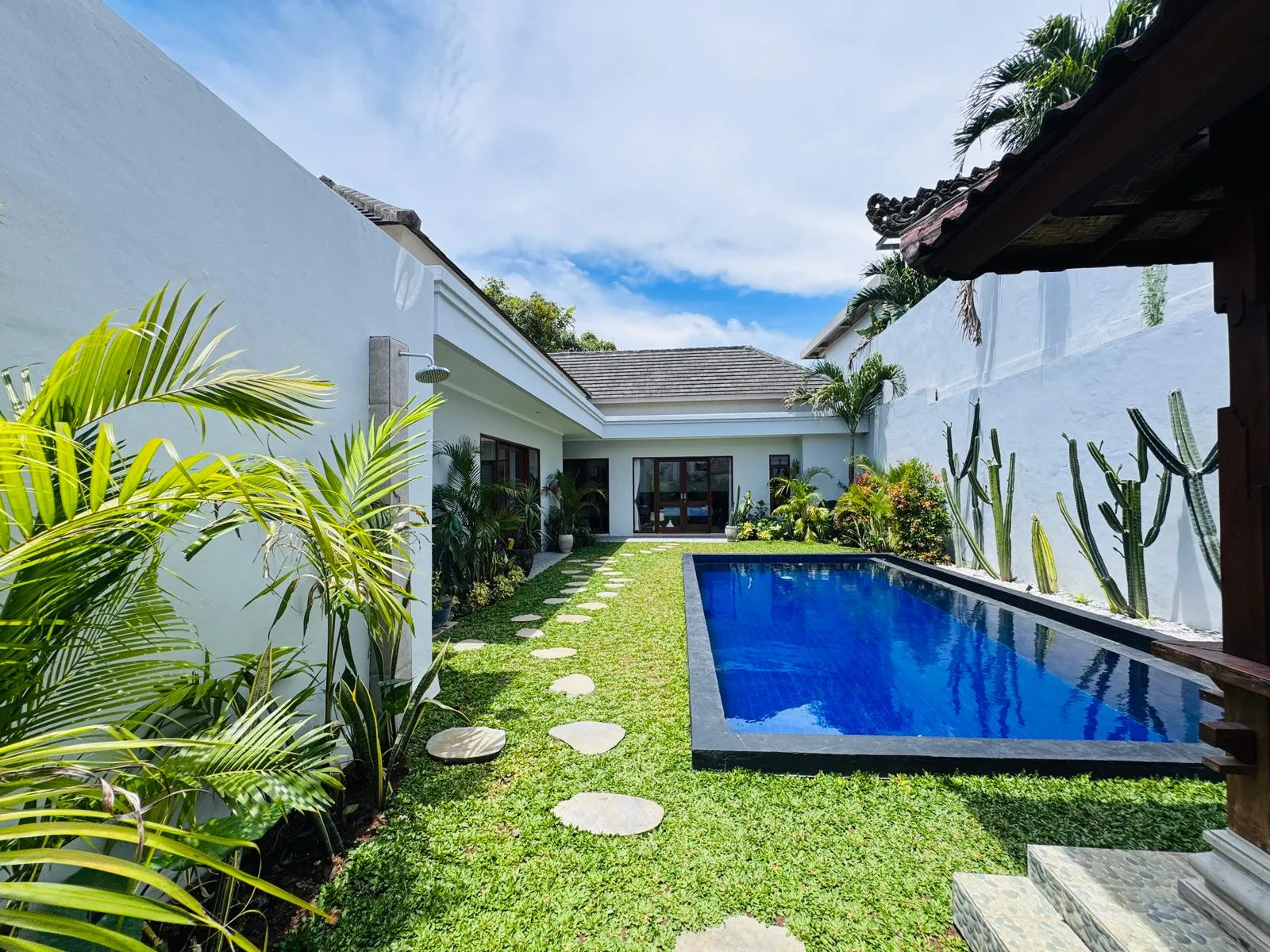 DO 474 - For Rent New Renovated Villa in Berawa