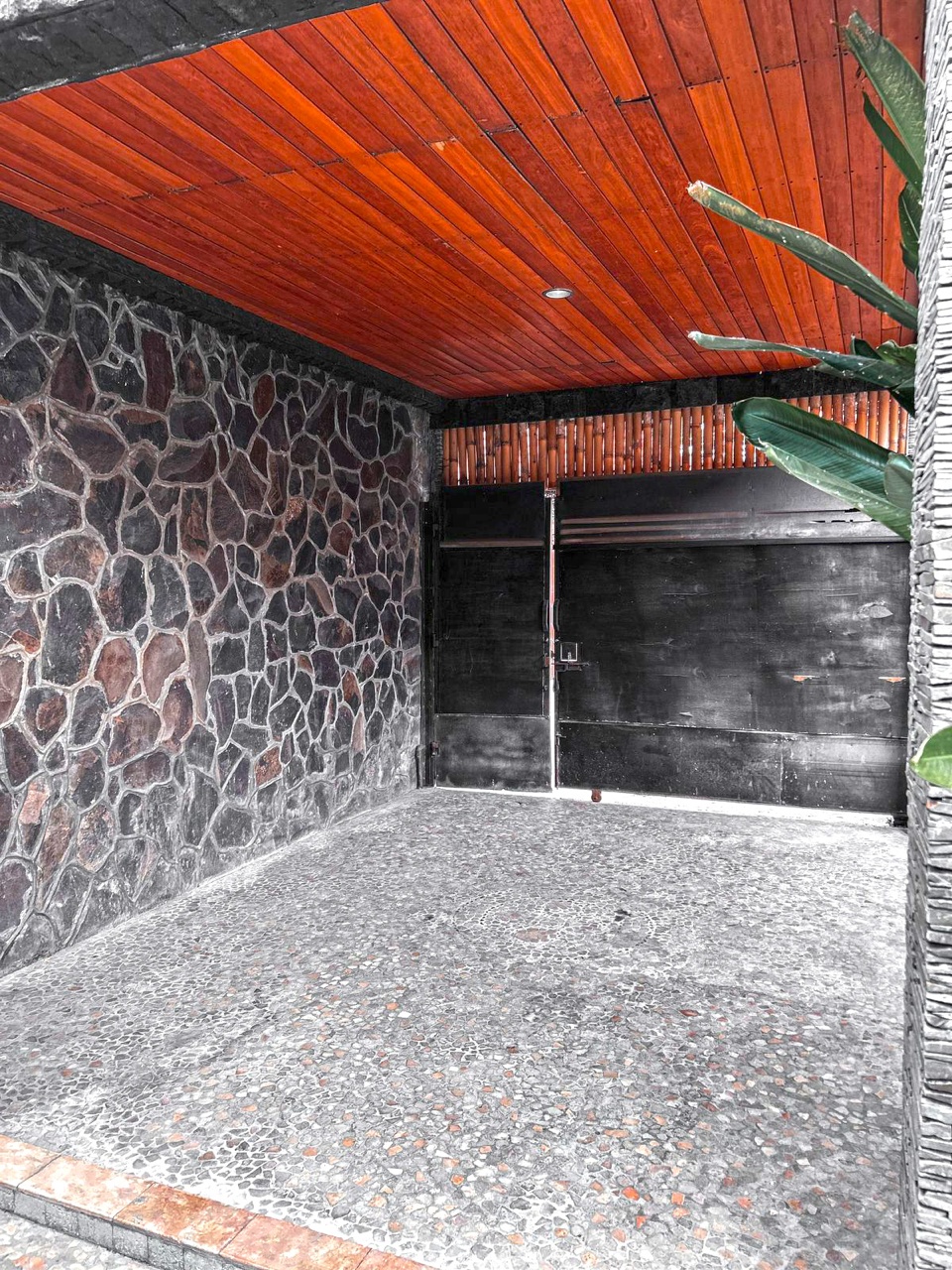ETNIC 3BR POOL VILLA IN SEMINYAK — image 4