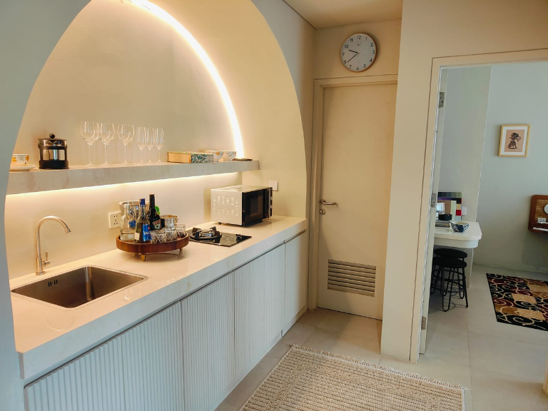2BR Apartment on Sunset Road — image 4