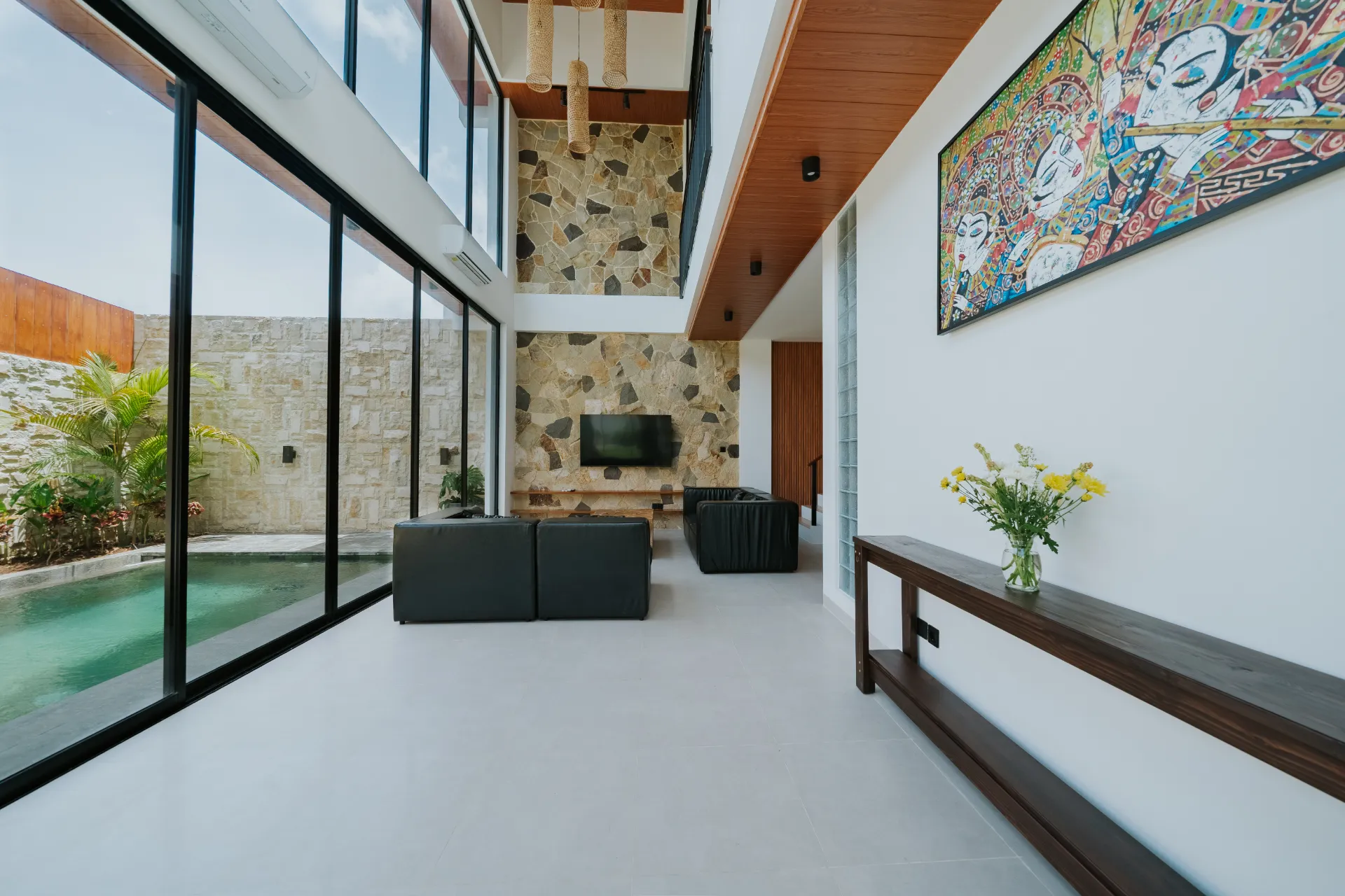 New 3 BR villa with pool near Pandawa beach — image 4