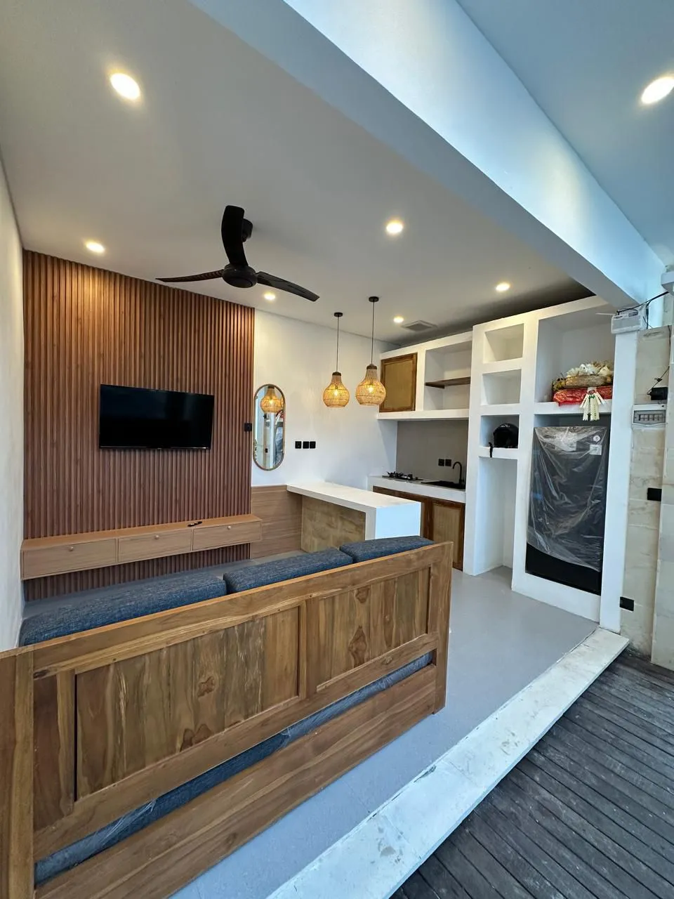 RS - FOR RENT VILLA MINIMALISH BUDUK RICE FIELDS VIEW — image 2
