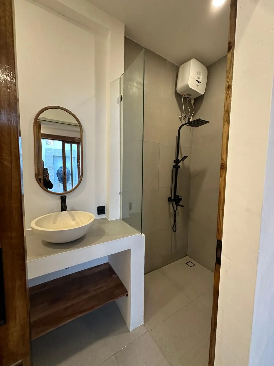 RS - FOR RENT VILLA MINIMALISH BUDUK RICE FIELDS VIEW — image 1