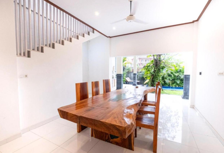 3 BEDROOM VILLA IN CANGGU PADONAN - AF559 — image 1