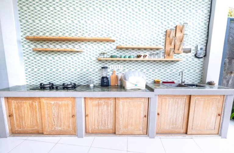 3 BEDROOM VILLA IN CANGGU PADONAN - AF559 — image 2