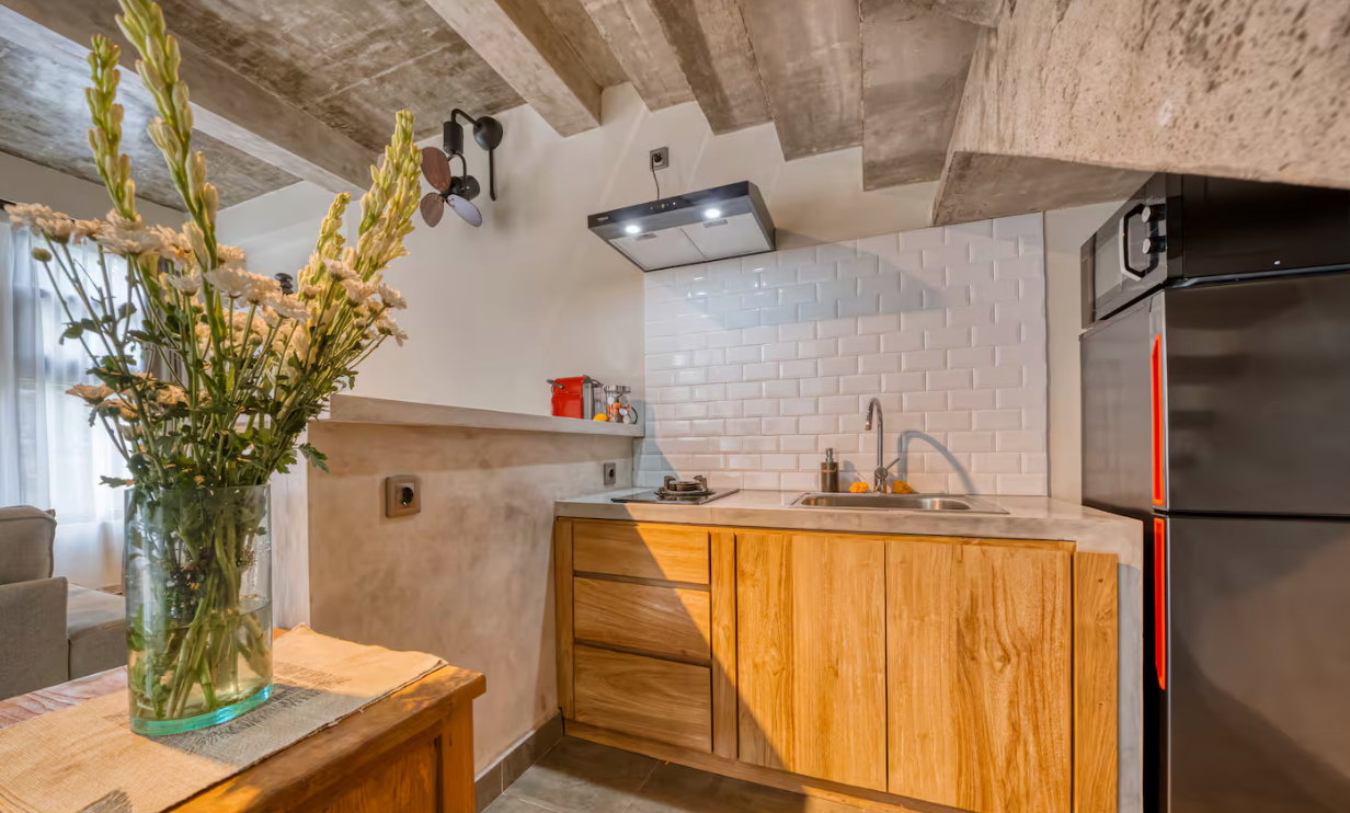 COMFY Pererenan 1BD Chic Hideaway 650m to Beach! — image 3