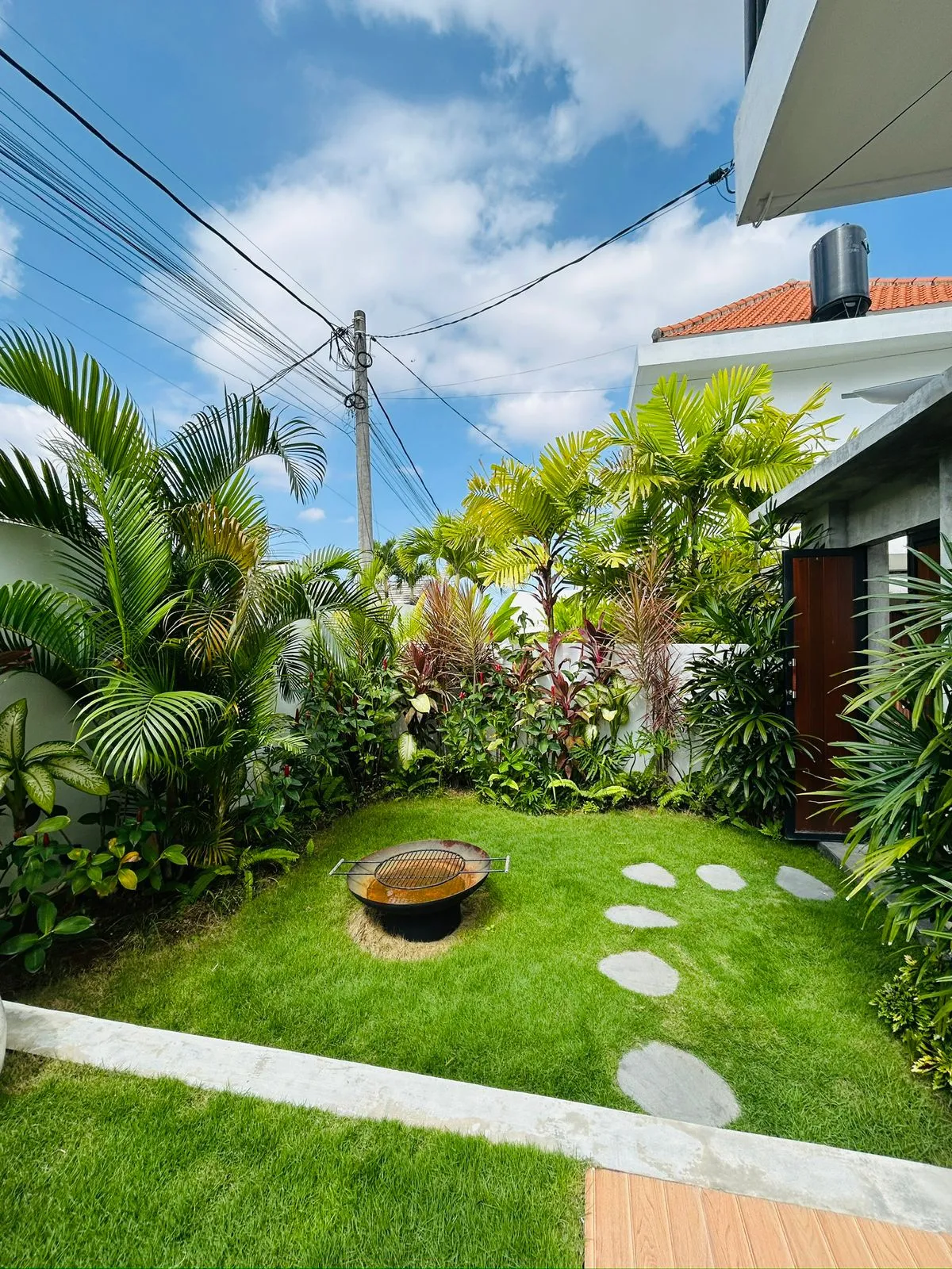 3 Bedroom Enclosed Living NEW VILLA FOR RENT - Umalas — image 3