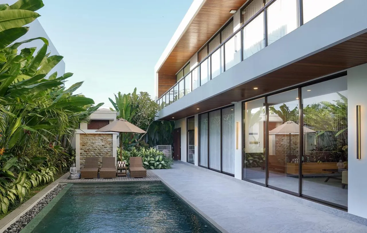 2-Bedroom Villa with Jacuzzi and Modern Tropical Design in Pererenan
