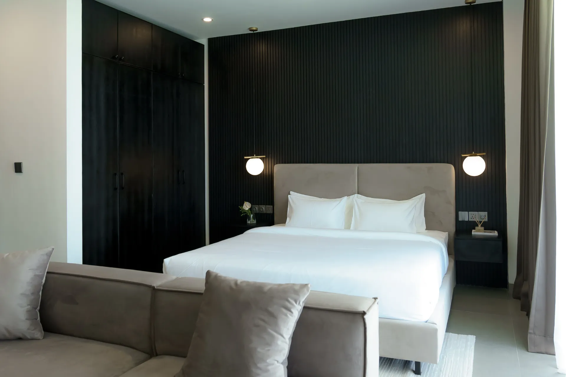 Sunny Bloom Urban - Designer 1BR Canggu | Pool & Work-Hub Access — image 4
