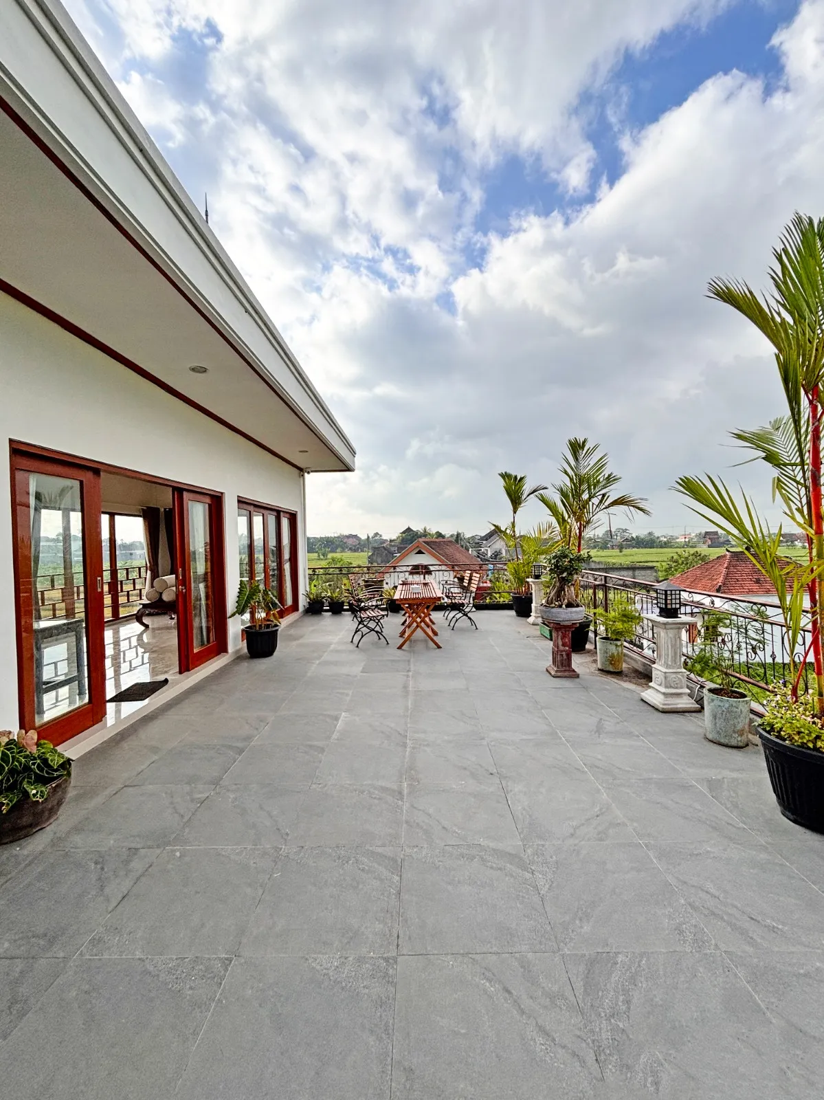 Modern 3-Story Villa with Rooftop & Scenic Views in Kedungu - 4 Bedrooms