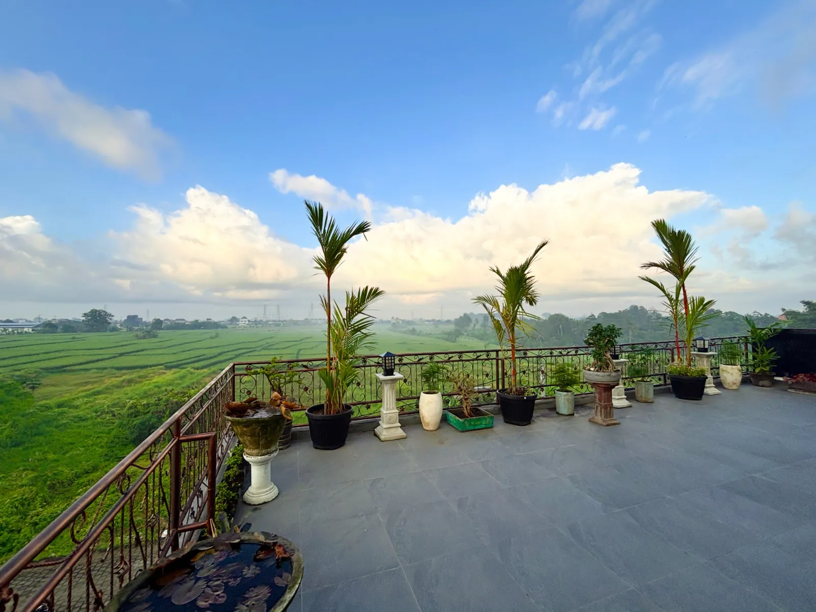 Modern 3-Story Villa with Rooftop & Scenic Views in Kedungu - 4 Bedrooms — image 3