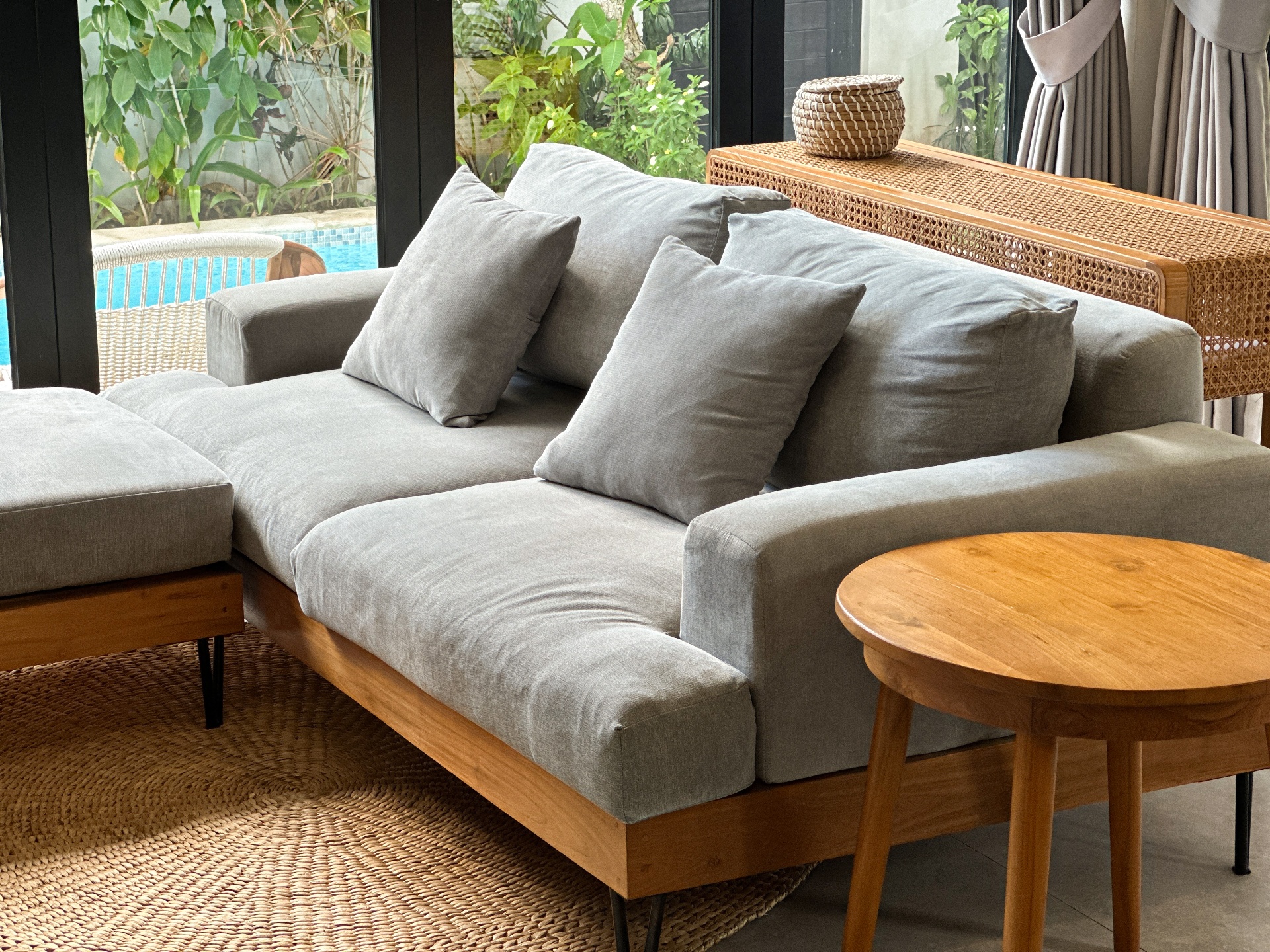 1-Bed 2-Bath Private Villa in Pererenan Walking Distance to Great Coffee Shops! — image 1