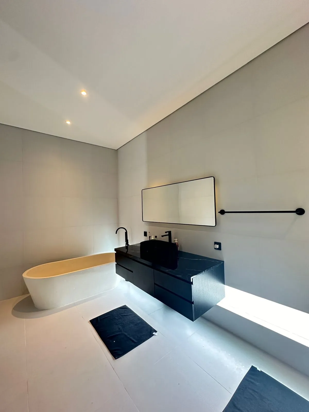 Luxury Villa For Sale 3 Bed Pererenan Canggu EK-1872 — image 1