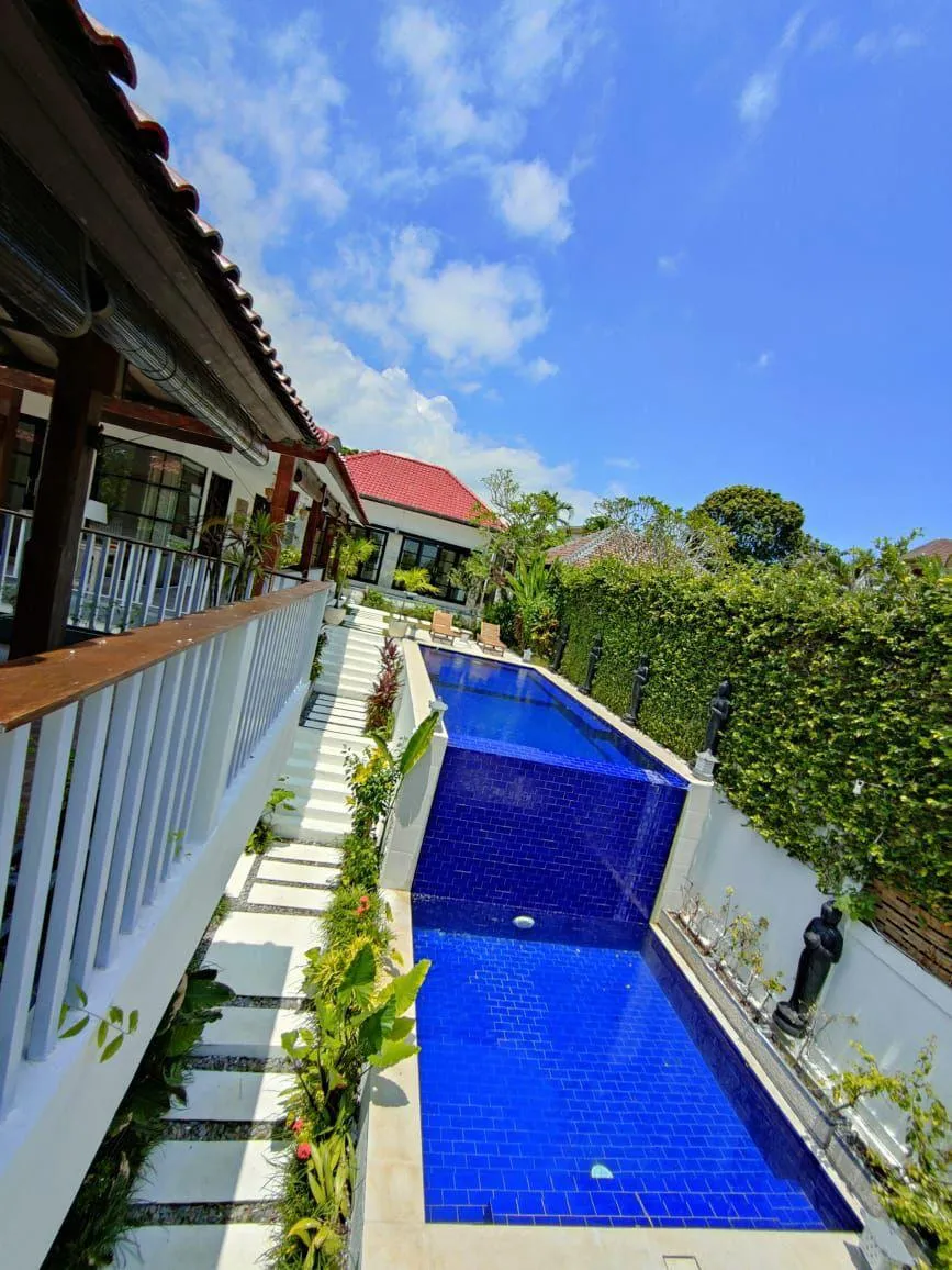 AVAILABLE FOR LEASE 3 BEDROOMS LUXURY VILLA IN PERERENAN — image 1